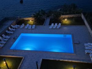 Pool and Beach Apartment Ena - Perfect Family Escape