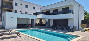 Villa Story, with heated pool