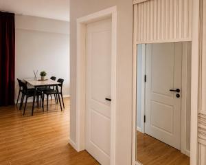 Warm & Cozy Stay in the City Center