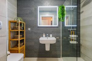 City Heart Malaga - Pool & Parking