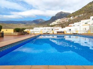 Charming & Sunny Apartment with Ocean View
