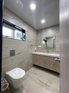 Modern 3BHK Pvt Pool Villa-Steps to Benaulim Beach
