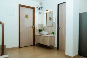 Modern 3BHK Pvt Pool Villa-Steps to Benaulim Beach