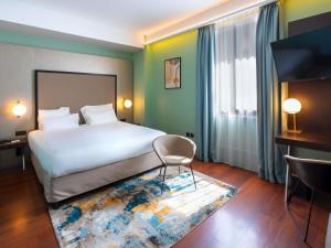 Le Splendid Hotel Lac DAnnecy - Handwritten Collection