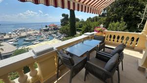 La verita 1 st line with balcony