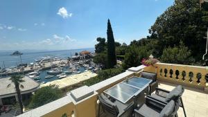 La verita 1 st line with balcony