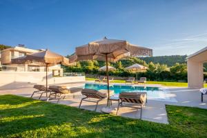 Kallies villas with shared Pool
