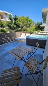 Rhodes City University Suite