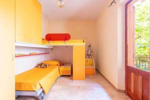 Comfort and Relax Steps from the Beach, Wi-Fi & AC