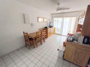 T2 pour 2-4pers, calme en résidence avec terrasse et parking privé à Port-Camargue