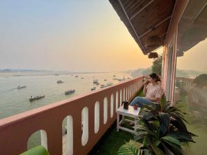 Vintage River Homestay