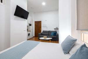 Holidays2Malaga Carreteria 97 Loft High Speed WIFI