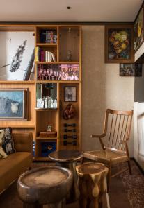 Brach Madrid - Evok Collection