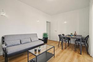 One step to the beach apartment