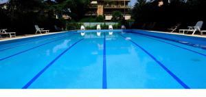 Bright Apartment with a View, Pool and Parking