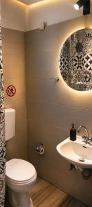 Merryland Studios & Apartments
