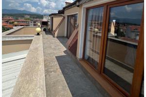 Apartment Sleeps 6- Free Parking- Balcony