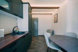 White City Nest