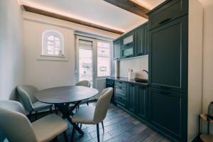 White City Nest