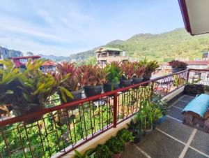 HomeyVibe Apartment within Town Proper!