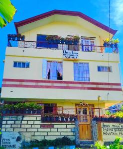 HomeyVibe Apartment within Town Proper!