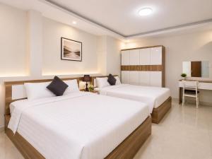 Manus Life Hotel