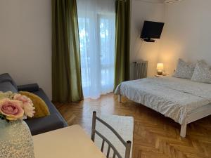 Sea view studio apartment