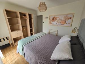 Rez-de-chaussée complet dans une maison contemporaine