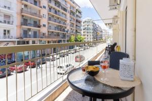 Spacious Modern Suite in the Heart of Center