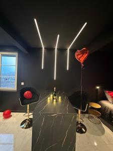 Luxueux appartement avec jacuzzi dans le centre de Macon ,snacking et cadeau