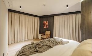 Apartamento recién remodelado, con mesa de billar Poblado