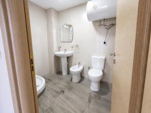 Bright & Peaceful 2-Bedroom Apartment Near Tirana Zoo and the Park