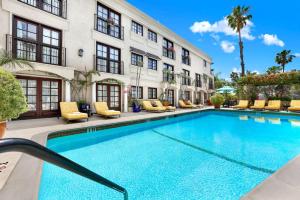 Best Western Plus Sunset Plaza Hotel