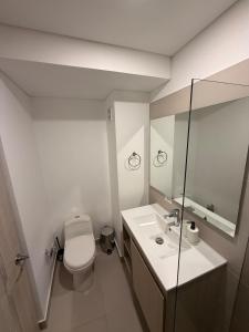 Suite moderna al lado de la Clínica Santa Fe