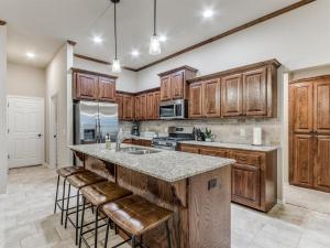 Brand New Home - Accessible to Yukon and Mustang!