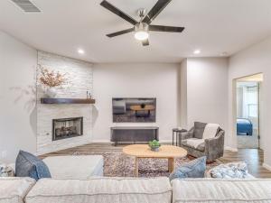 Kingsport Modern Oasis