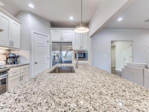 Kingsport Modern Oasis