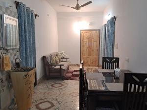 3BHK Stay in Siliguri Free Parking 6 Guests