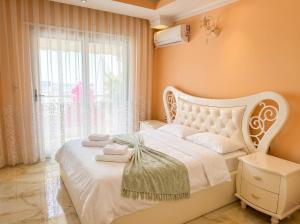 BeachFront & Sea View Apartment 111