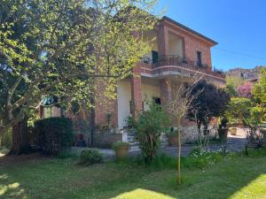 Spacious Suite in Villa with Private Bathroom e Garden near Montepulciano, pet Friendly