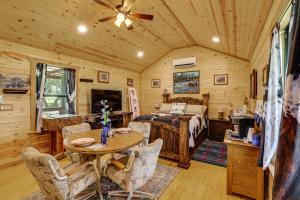Romantic Wine Country Cabin Near Fredericksburg