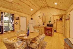Romantic Wine Country Cabin Near Fredericksburg