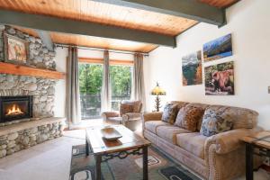 Sundowner Last Run Condo: Ski-In, 2 Blocks To Main St