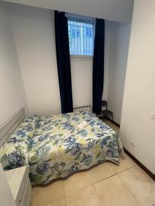 4 cas 6PAX 2 bath wifi american kitchen metro in 2 blocks