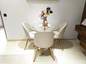 Stylish Flat Near Cafés & Shopping in Maârif