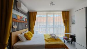 Vivid Sea and City Luxury Studio 2 plus 2