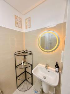1BR Condo Near MOA and NAIA with Fast wifi and Netflix