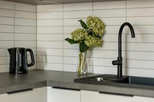 New Verde Apartment by KRAMM