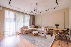 Luxury 1BR Apartment, Private Garden, San Pietro