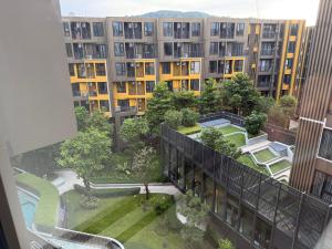 High Floor NiceView Condo Near Central-33B